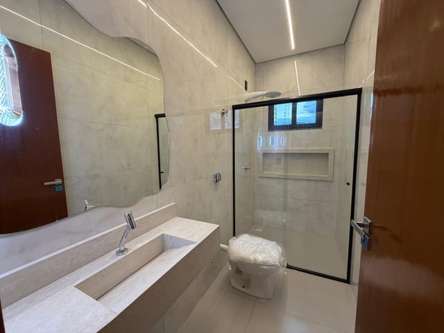 Casa com 308m² 2 quartos e 1 banheiro, à venda, no bairro Sonhalto Videira em Sinop