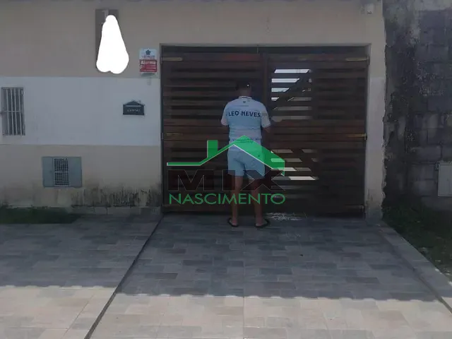 Casa com 138m² 2 quartos e 2 banheiros, à venda, no bairro Bal. Triesse em Mongaguá