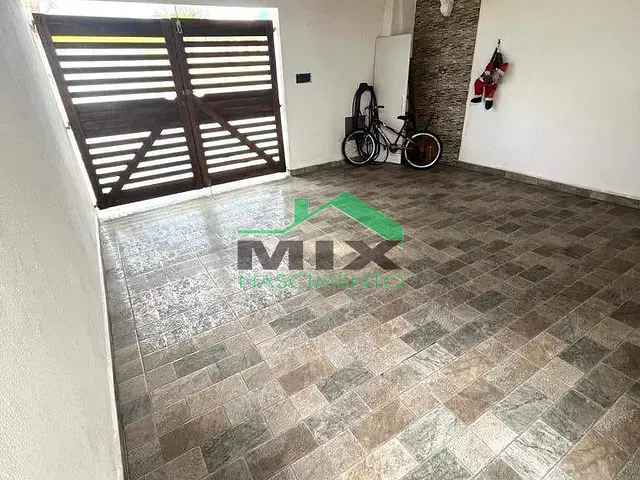 Casa com 138m² 2 quartos e 2 banheiros, à venda, no bairro Bal. Triesse em Mongaguá