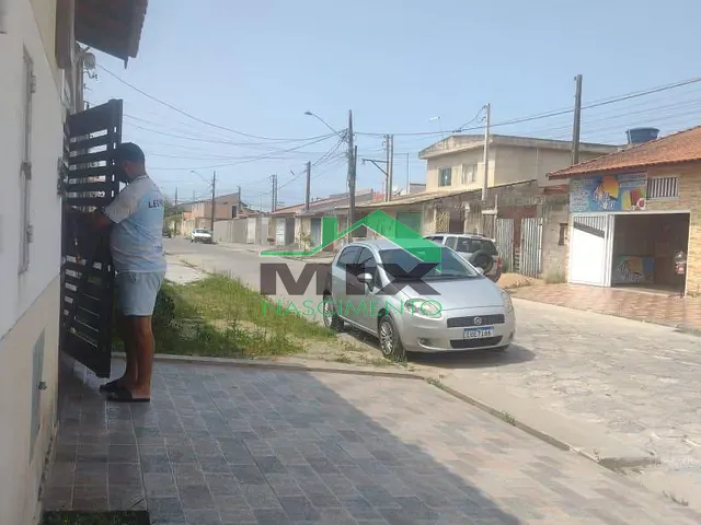 Casa com 138m² 2 quartos e 2 banheiros, à venda, no bairro Bal. Triesse em Mongaguá