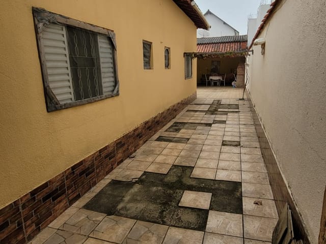 Casa 3 quartos e 3 banheiros, à venda, no bairro Conjunto Residencial Araretama em Pindamonhangaba