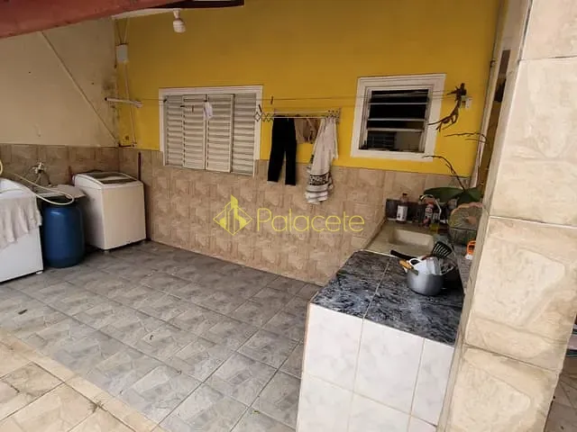 Casa 3 quartos e 3 banheiros, à venda, no bairro Conjunto Residencial Araretama em Pindamonhangaba