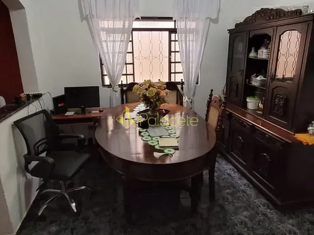 Casa 3 quartos e 3 banheiros, à venda, no bairro Conjunto Residencial Araretama em Pindamonhangaba