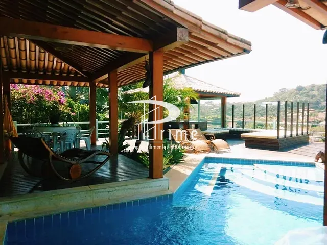 Casa com 400m² 5 quartos e 6 banheiros, à venda, no bairro Ferradurinha em Armação dos Búzios