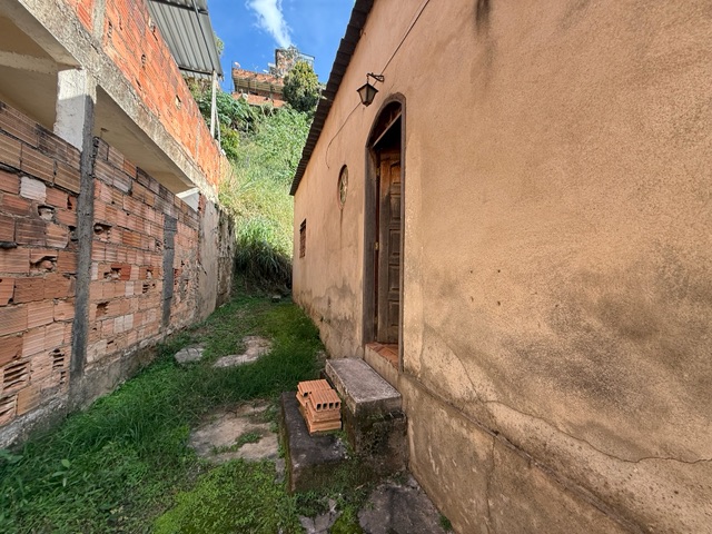 Casa com 324m² 3 quartos e 1 banheiro, à venda, no bairro Jardim Alvorada em Belo Horizonte