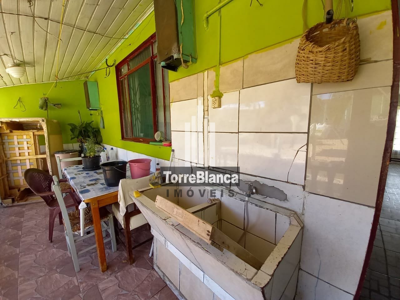 Casa à venda com 2 quartos, 80m² - Foto 2