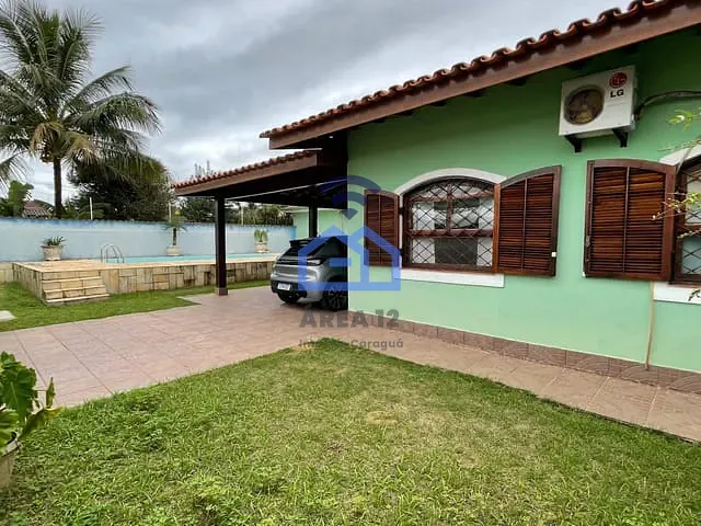 Casa com 500m² 5 quartos e 3 banheiros, à venda, no bairro Praia das Palmeiras em Caraguatatuba