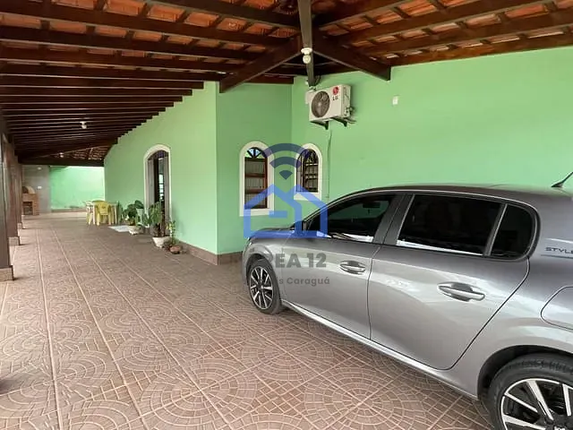 Casa com 500m² 5 quartos e 3 banheiros, à venda, no bairro Praia das Palmeiras em Caraguatatuba