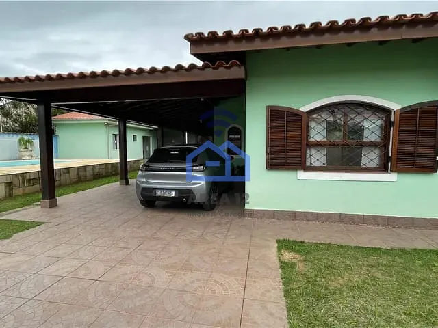 Casa com 500m² 5 quartos e 3 banheiros, à venda, no bairro Praia das Palmeiras em Caraguatatuba