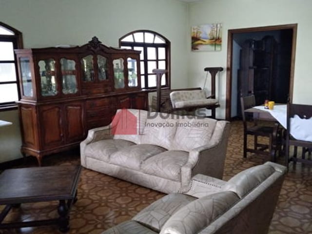 Casa com 861m², à venda, no bairro Santana em Pindamonhangaba