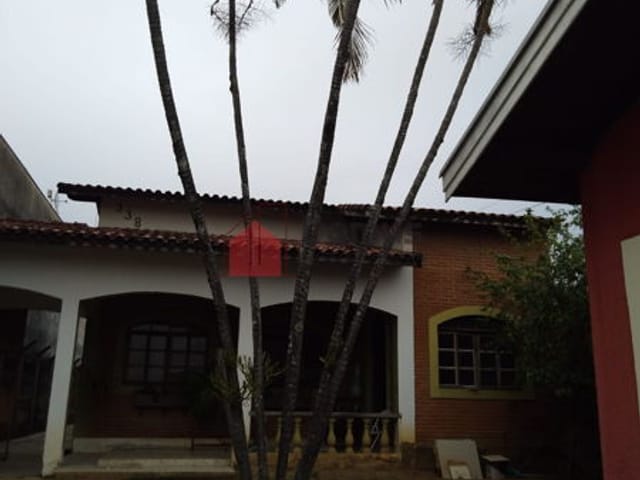 Casa com 861m², à venda, no bairro Santana em Pindamonhangaba