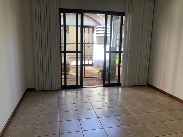 Casa para alugar, no bairro Vila Ipiranga em Londrina