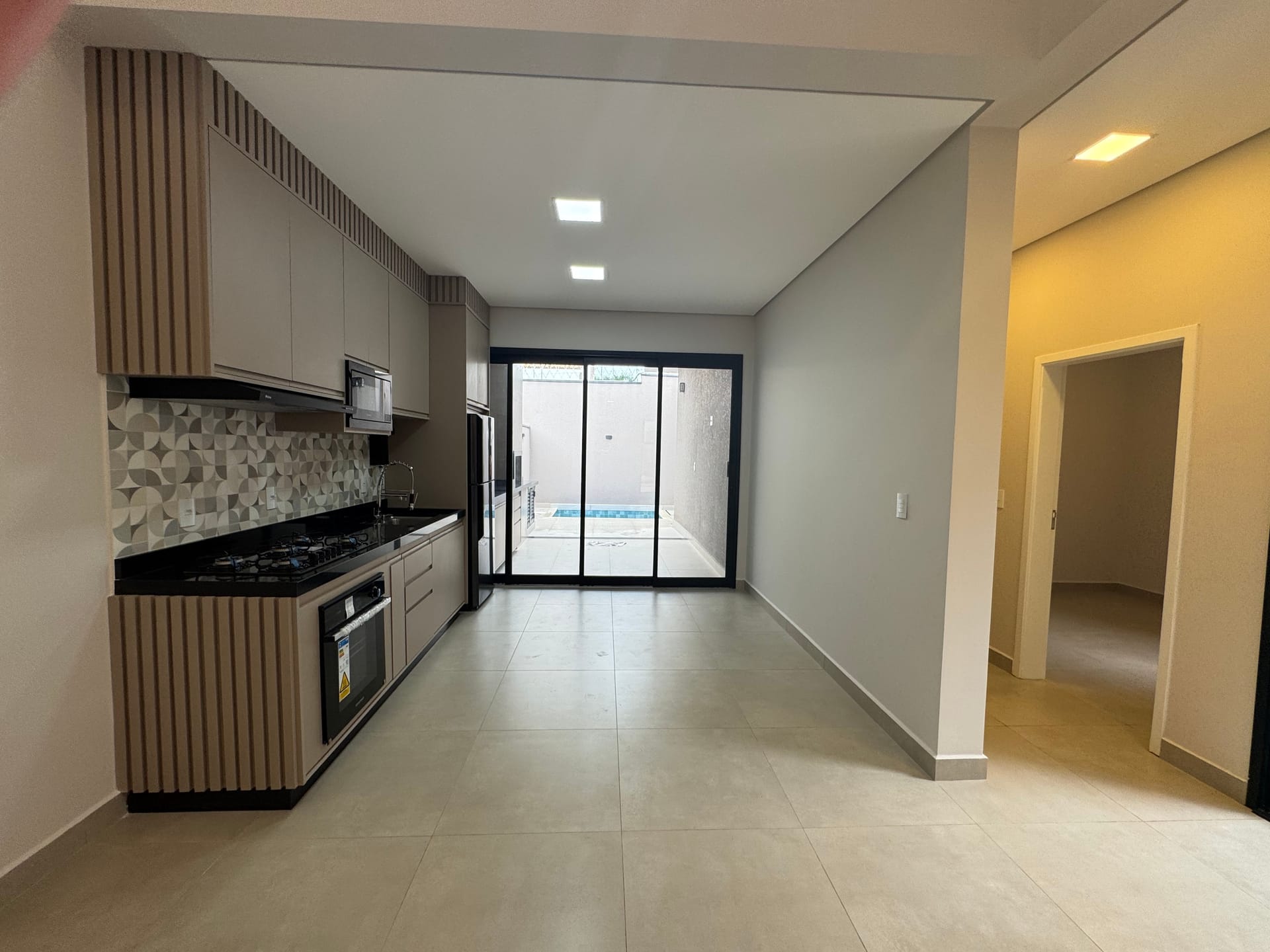 Casa à venda com 3 quartos, 139m² - Foto 4