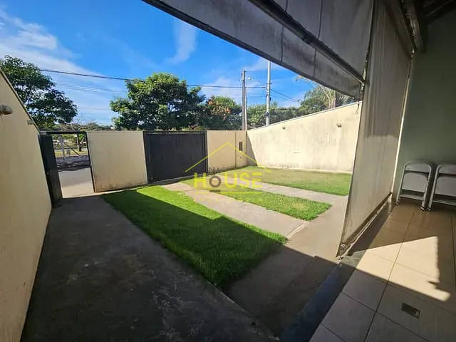 Casa com 271m², à venda, no bairro Jardim Alvorada em Votuporanga
