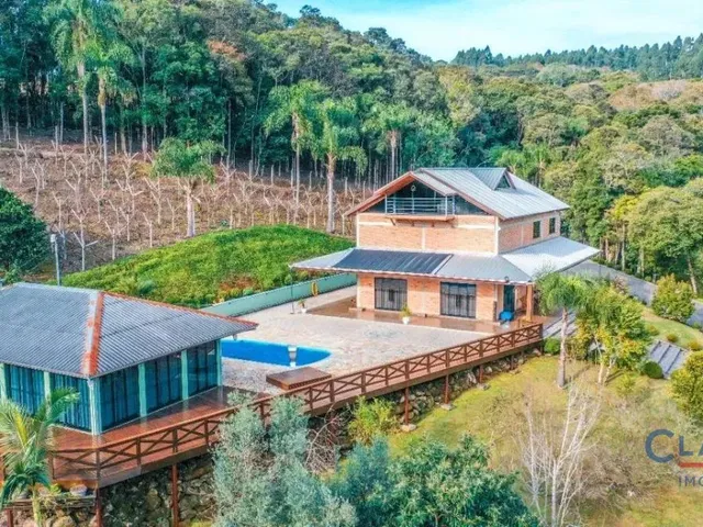 Casa 4 quartos e 5 banheiros, à venda, no bairro Bateias em Campo Largo