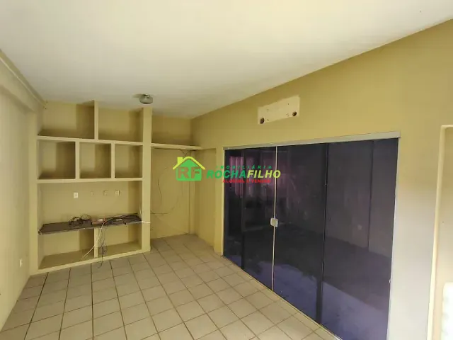 Casa com 600m², para alugar, no bairro Ininga em Teresina
