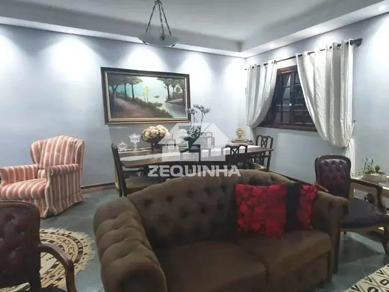 Casa, 3 quartos, 250 m² - Foto 2