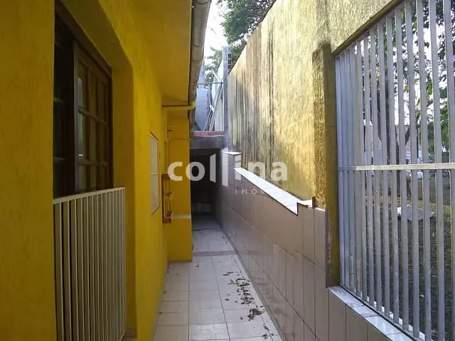 Casa com 280m² 3 quartos e 3 banheiros, à venda ou para alugar, no bairro Vila Caldas em Carapicuíba