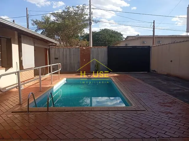 Casa com 300m² 3 quartos e 4 banheiros, à venda, no bairro São Damião em Votuporanga