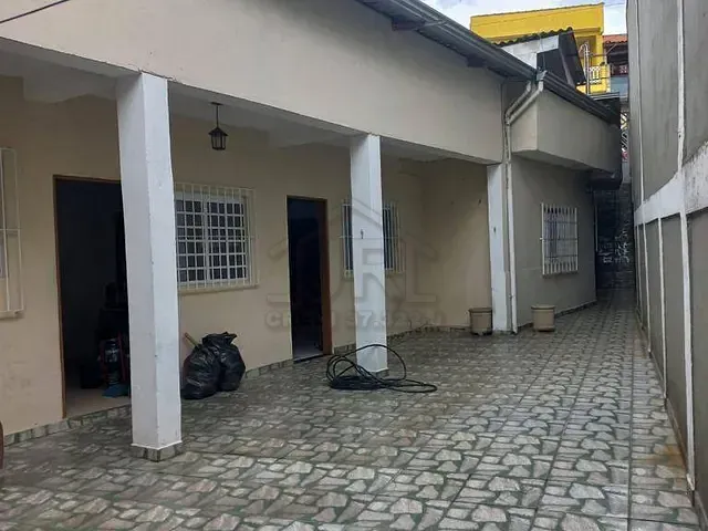 Casa com 125m² 2 quartos e 1 banheiro, à venda, no bairro Parque das Américas em Mauá