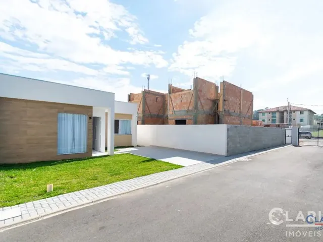 Casa 3 quartos e 3 banheiros, à venda, no bairro ITAQUI em Campo Largo