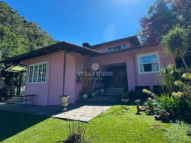 Casa 7 quartos e 6 banheiros, à venda, no bairro Carlos Guinle em Teresópolis