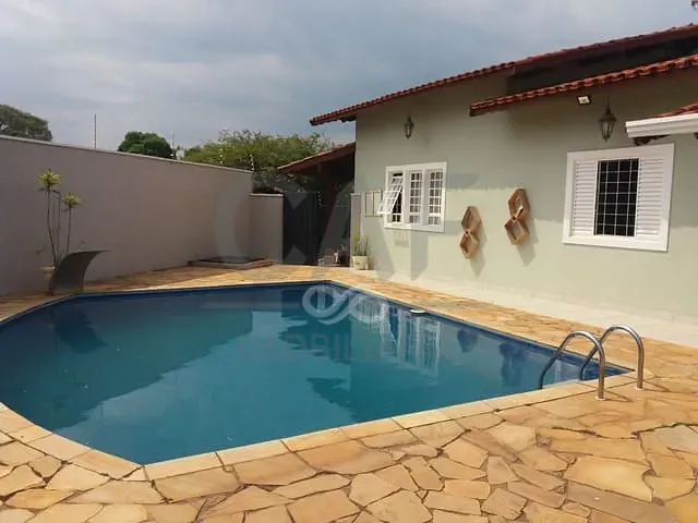 Casa com 400m² 4 quartos e 3 banheiros, à venda, no bairro Nova Jaguariúna em Jaguariúna