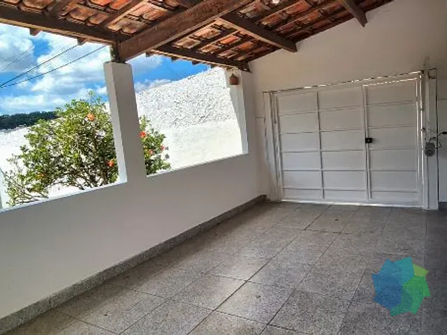 Casa 2 quartos e 1 banheiro, à venda, no bairro Centro em Salto