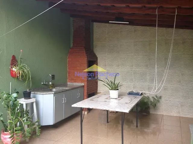 Casa com 350m² 3 quartos e 2 banheiros, à venda, no bairro Centro em Capivari