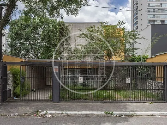 Casa com 500m² 2 quartos e 3 banheiros, à venda ou para alugar, no bairro Brooklin Paulista em São Paulo