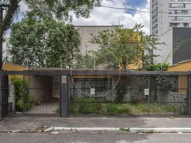 Casa com 500m² 2 quartos e 3 banheiros, à venda ou para alugar, no bairro Brooklin Paulista em São Paulo