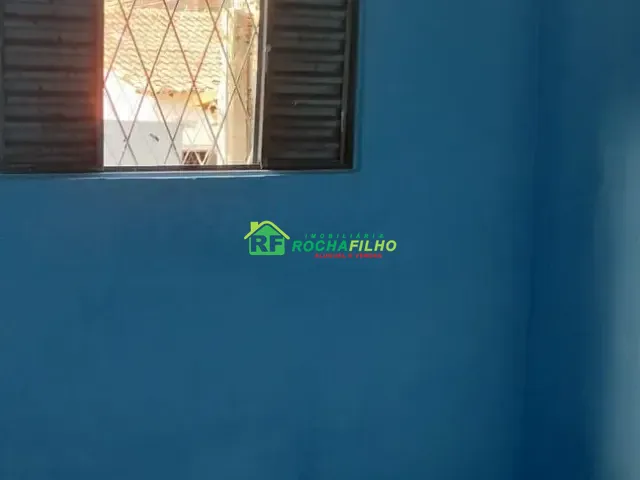 Casa com 76m² 2 quartos e 1 banheiro, à venda ou para alugar, no bairro Redenção em Teresina