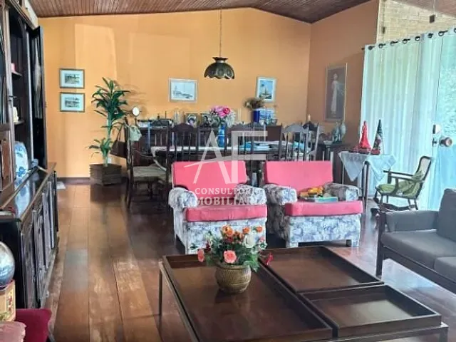 Casa com 800m², à venda, no bairro Nossa Senhora do Perpétuo Socorro em Pindamonhangaba