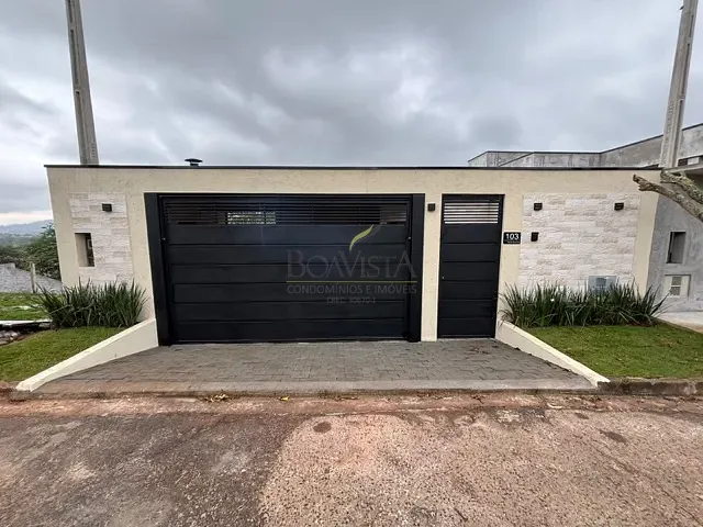 Casa com 250m² 3 quartos e 2 banheiros, à venda, no bairro Residencial Jardim Ipê em Piracaia