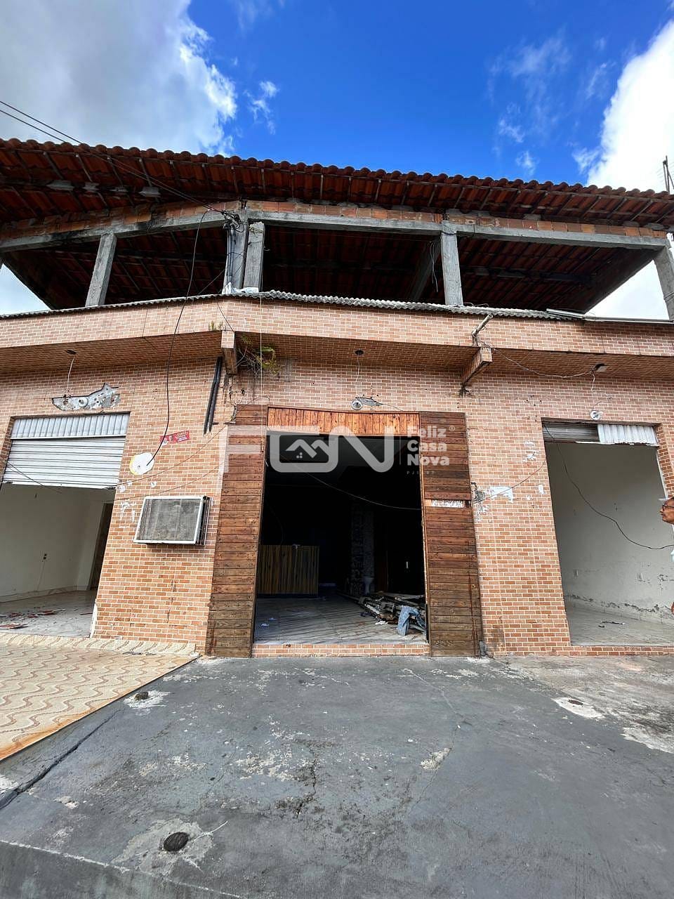 Casa à venda com 3 quartos, 10m² - Foto 2