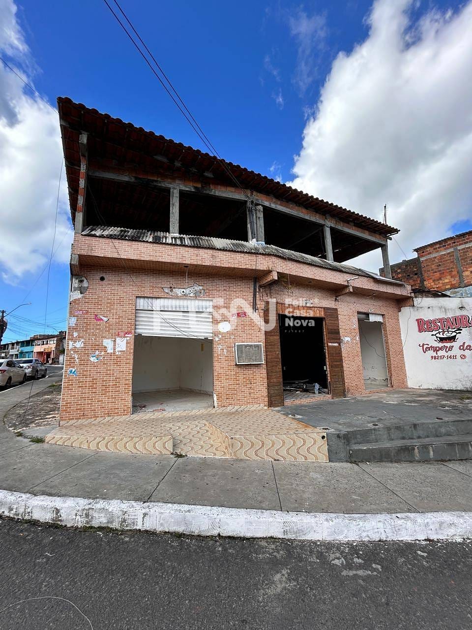 Casa à venda com 3 quartos, 10m² - Foto 1