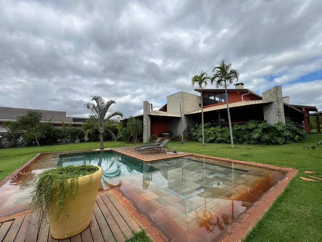 Casa com 2000m² 4 quartos e 5 banheiros, à venda, no bairro Estância Bom Tempo em Londrina