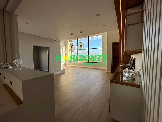 Casa com 600m² 4 quartos e 6 banheiros, à venda, no bairro Condomínio Residencial Colinas do Paratehy em São José dos Campos
