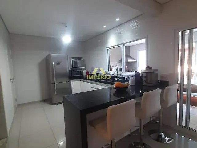 Casa com 250m² 3 quartos e 4 banheiros, à venda, no bairro Village Moutonnée em Salto