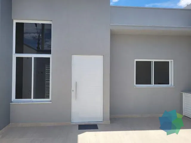 Casa 3 quartos e 2 banheiros, à venda, no bairro Jardim Santa Marta III em Salto