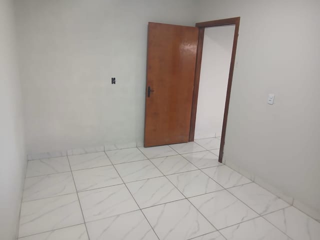 Casa com 330m² 2 quartos e 1 banheiro, à venda, no bairro Jardim Caribe em Sinop