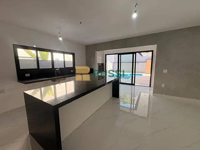 Casa com 451m² 4 quartos e 6 banheiros, à venda, no bairro Condomínio Residencial Monte Carlo em São José dos Campos