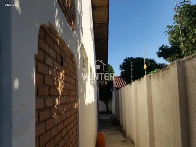 Casa com 312m² 3 quartos e 2 banheiros, à venda, no bairro Jardim das Nações em Taubaté