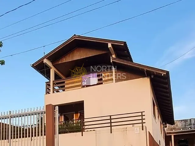 Casa com 276m² 3 quartos e 4 banheiros, à venda, no bairro Petrópolis em Joinville