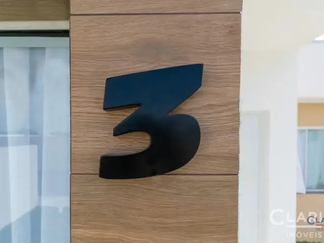 Casa 3 quartos e 3 banheiros, à venda, no bairro ITAQUI em Campo Largo