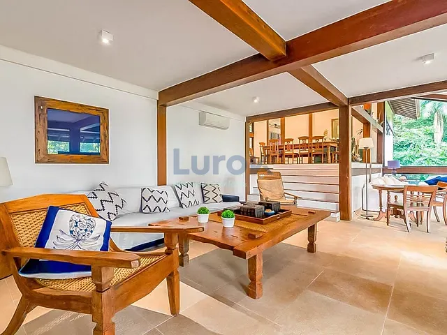 Casa com 1210m² 7 quartos e 9 banheiros, à venda, no bairro Parque Enseada em Guarujá