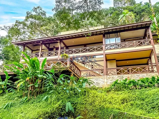 Casa com 1210m² 7 quartos e 9 banheiros, à venda, no bairro Parque Enseada em Guarujá