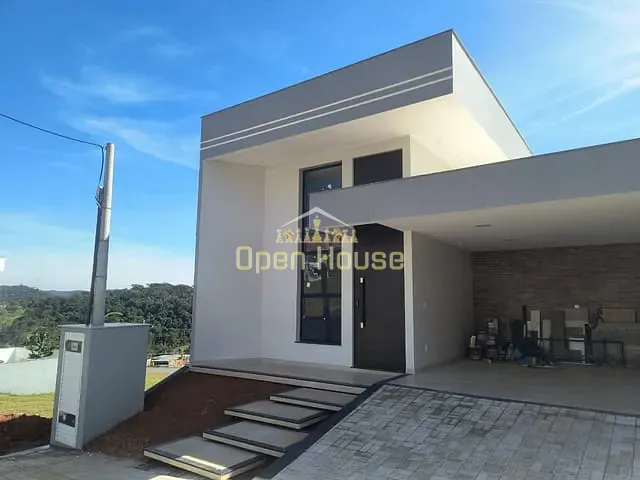 Casa 4 quartos e 2 banheiros, à venda, no bairro Casa de Pedra em Volta Redonda