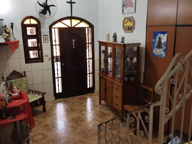 Casa com 196m² 3 quartos e 4 banheiros, à venda, no bairro Centro em Aparecida
