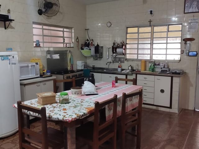 Casa com 196m² 3 quartos e 4 banheiros, à venda, no bairro Centro em Aparecida
